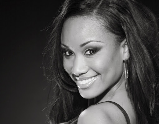 Nicole Stephens Photo 38