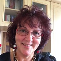 Sally Thornton Photo 36