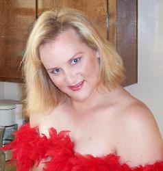 Amanda Daniels Photo 32