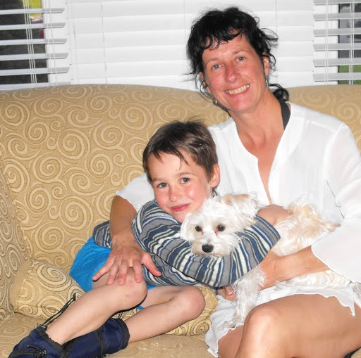 Julie Nadeau Photo 12