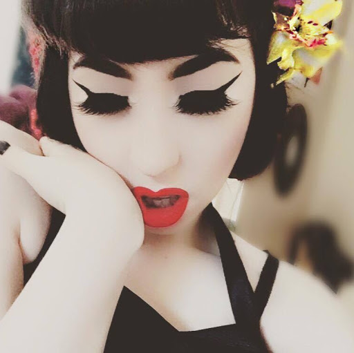 Jessie Gillespie Photo 3