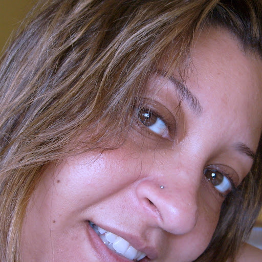 Claudia Mora Photo 7