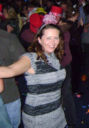 Angela Wolfe Photo 27
