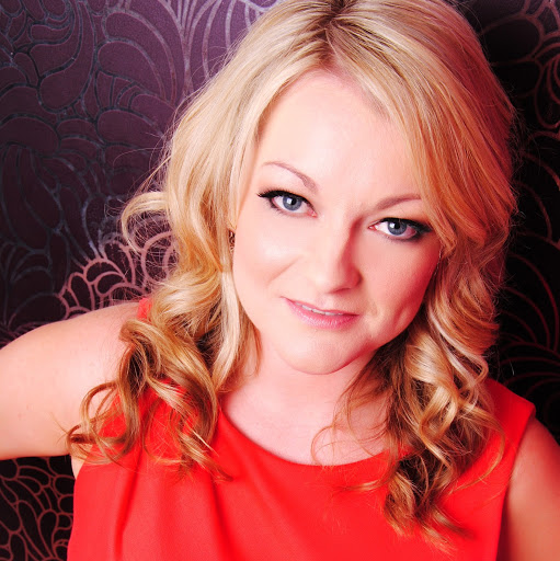 Natalie Pearson Photo 11
