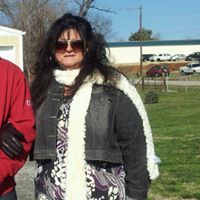 Angie Combs Photo 28