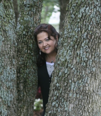 Robyn Hughes Photo 11