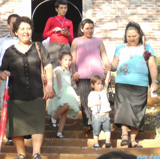 Alicia Obregon Photo 13