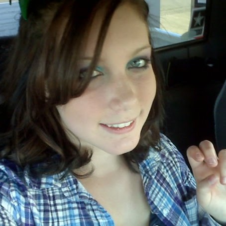 Samantha Elliott Photo 10