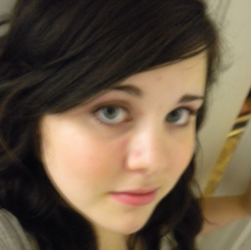 Michelle Kinney Photo 35