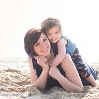 Elizabeth Weir Photo 43