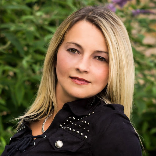 Heather Dickson Photo 14