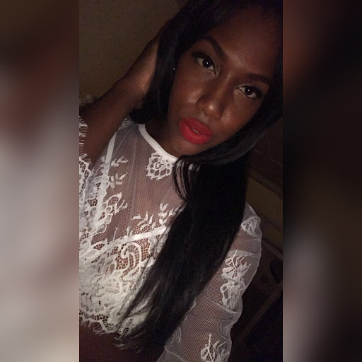 Gabrielle White Photo 8