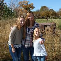 Holly Jacobs Photo 8