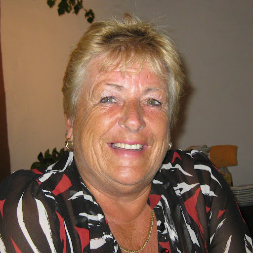 Betty Dean Photo 13