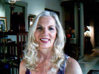 Suzanne Hardy Photo 24