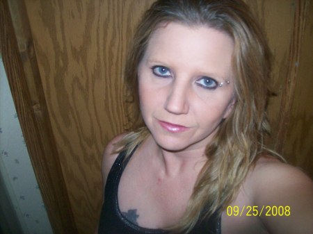 Angie White Photo 1