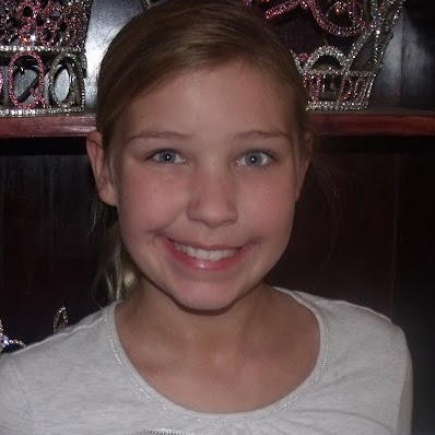 Alexis Lyons Photo 21