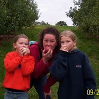 Debbie Squires Photo 8
