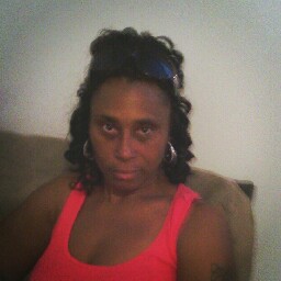 Yolanda Perry Photo 30