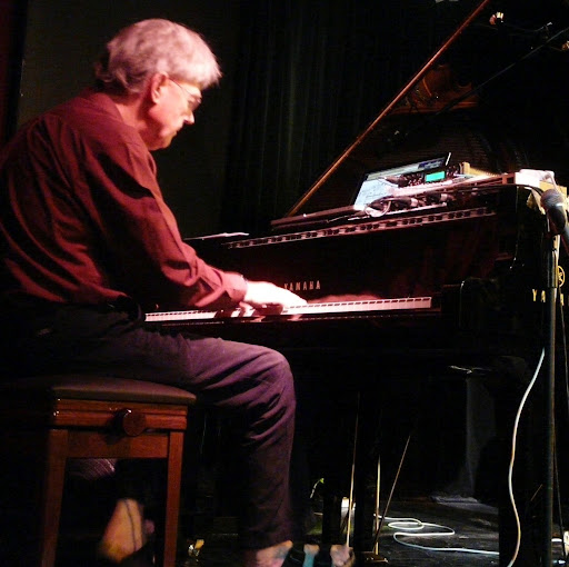 Roger Dean Photo 8