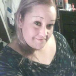 Karina Castaneda Photo 22