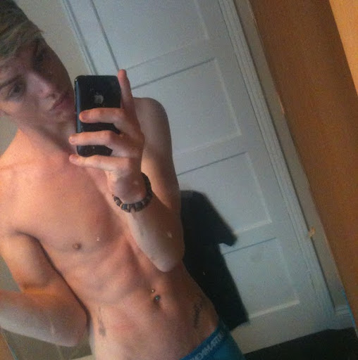 Ross Nicholas Photo 11