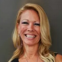 Lori Lamb Photo 30