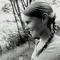 Julia Lauer Photo 8