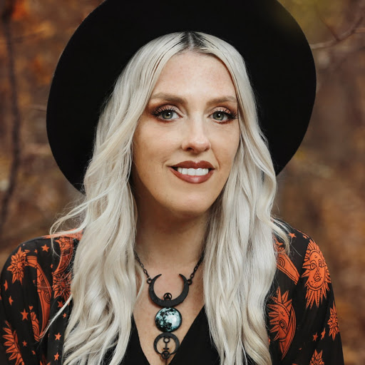 Amanda Chapman Photo 36