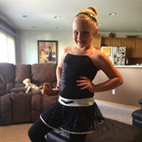 Janelle Rees Photo 14