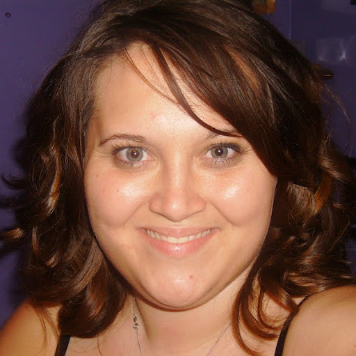 Lori O'Connor Photo 15
