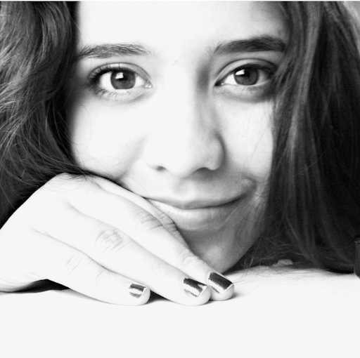 Julia Lopez Photo 4