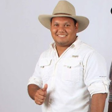 Victor Torres Photo 54
