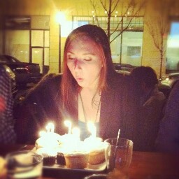 Laura Scott Photo 17