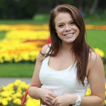 Emily Weaver Photo 15