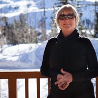 Judy Stowe Photo 18