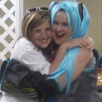 Elyse Taylor Photo 4