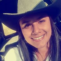 Laura Batres Photo 13