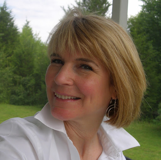 Kelly Lynch Photo 35