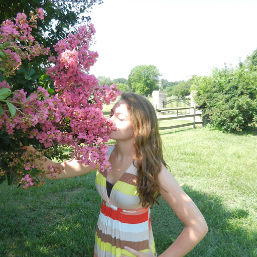 Kelly Costello Photo 30