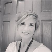 Amy Collins Photo 16
