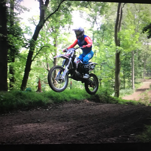 Charlie Moody Photo 15