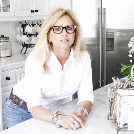 Debra Hall Photo 37