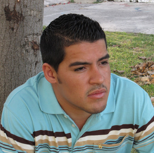 Salvador Robles Photo 20