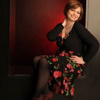 Julie Seymour Photo 12