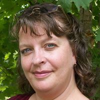 Julie Peek Photo 15