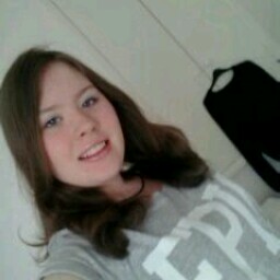 Leah Barrett Photo 9