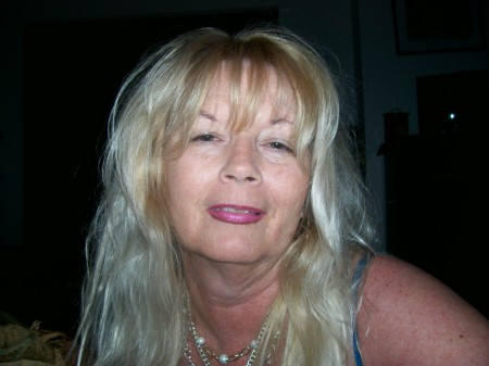 Linda Wells Photo 17