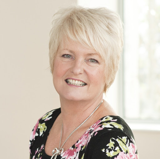 Helen Armstrong Photo 21