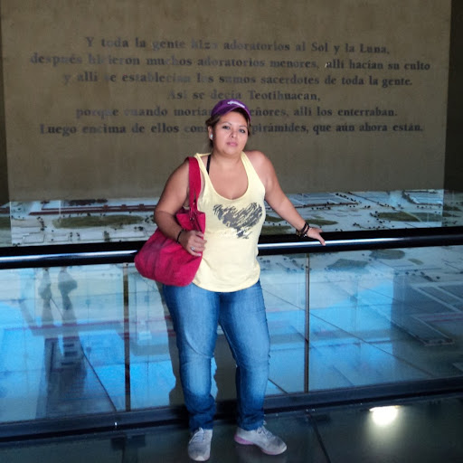 Andrea Lopez Photo 11